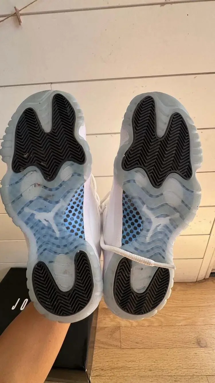 Air Jordan 11 Retro Legend Blue (2024)